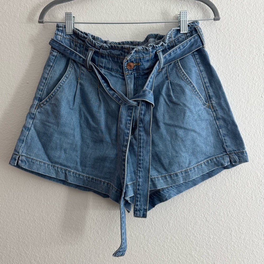 American Eagle Womens High Rise Paper Bag Waist Short Size 6